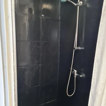 Хостел Casa Vale Ecotainer Лиссабон