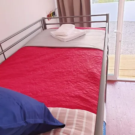 Casa Vale Ecotainer Хостел Лиссабон