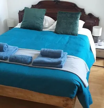 Hostal Casa Vale Ecotainer Lisboa