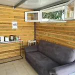Casa Vale Ecotainer Hostel Lisboa