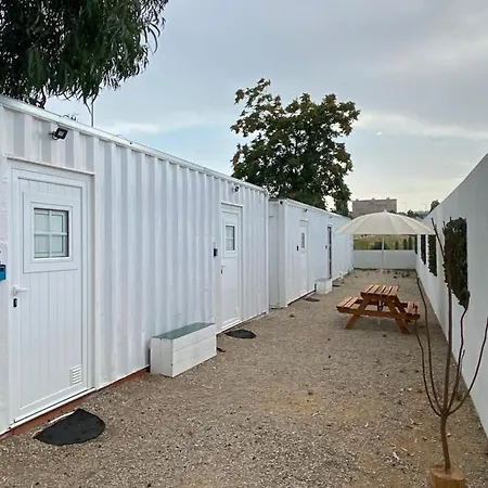 Casa Vale Ecotainer Hostel