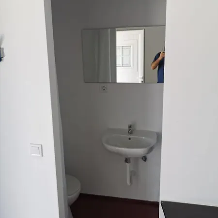 Casa Vale Ecotainer Hostel Lisbon