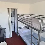 Casa Vale Ecotainer Hostel *