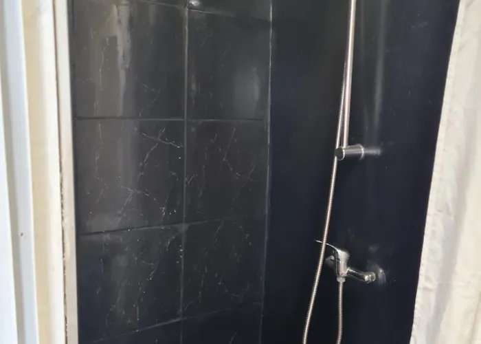 Hostel Casa Vale Ecotainer Lisbon